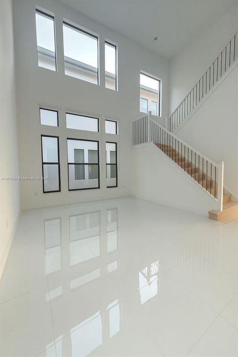 For Sale: $2,250,000 (5 beds, 7 baths, 4605 Square Feet)