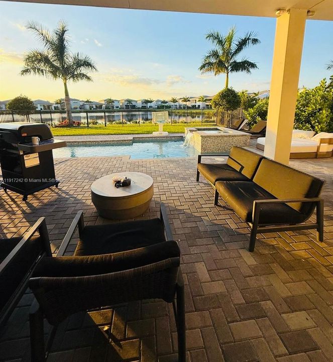 For Sale: $2,250,000 (5 beds, 7 baths, 4605 Square Feet)