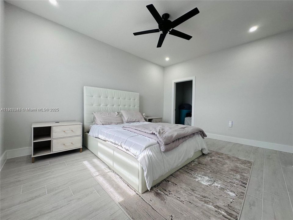 待售: $999,900 (5 贝兹, 4 浴室, 3532 平方英尺)