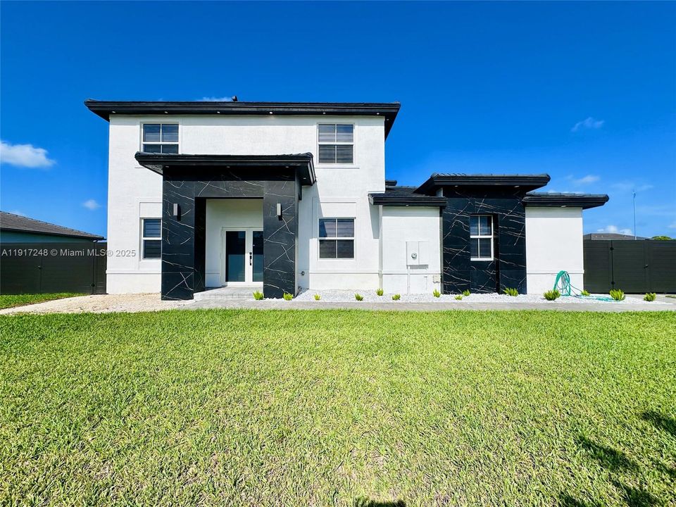 待售: $999,900 (5 贝兹, 4 浴室, 3532 平方英尺)