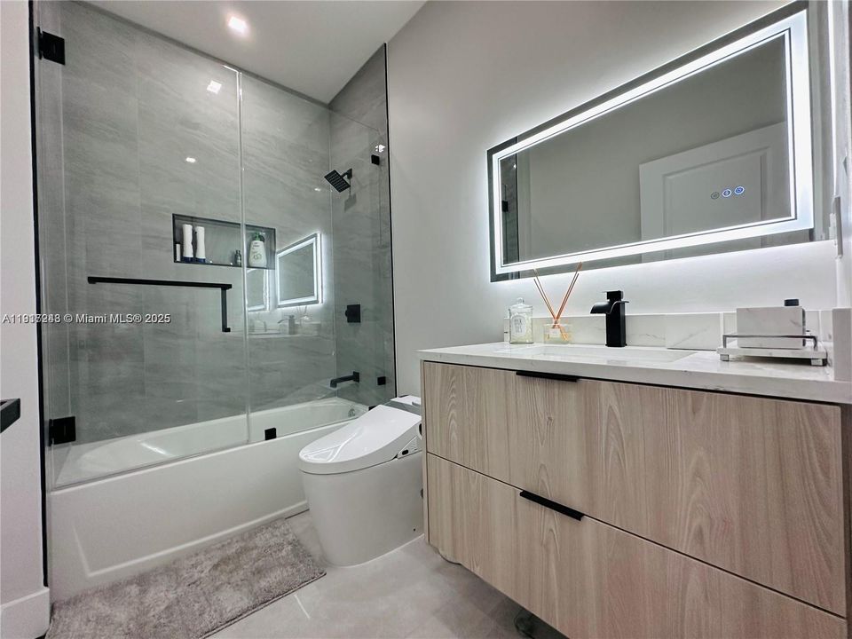 待售: $999,900 (5 贝兹, 4 浴室, 3532 平方英尺)