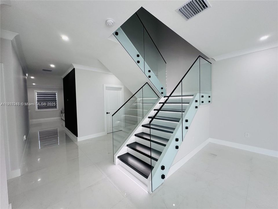 待售: $999,900 (5 贝兹, 4 浴室, 3532 平方英尺)