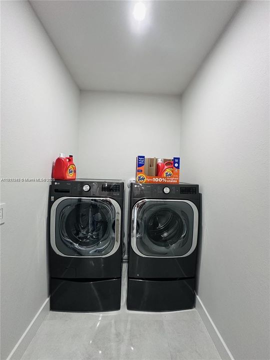 待售: $999,900 (5 贝兹, 4 浴室, 3532 平方英尺)