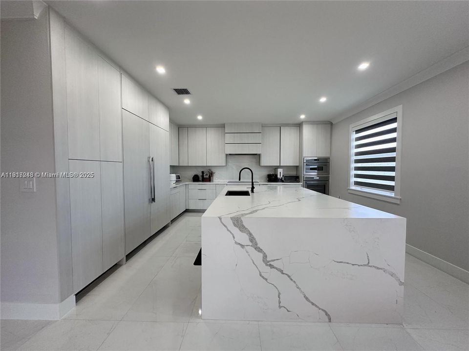 待售: $999,900 (5 贝兹, 4 浴室, 3532 平方英尺)