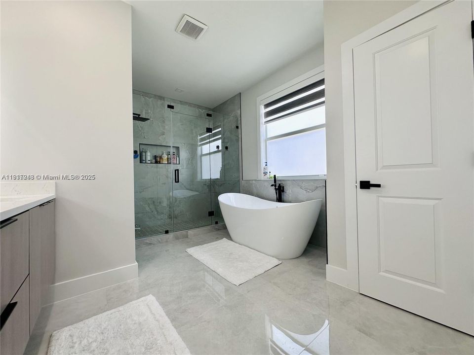 待售: $999,900 (5 贝兹, 4 浴室, 3532 平方英尺)