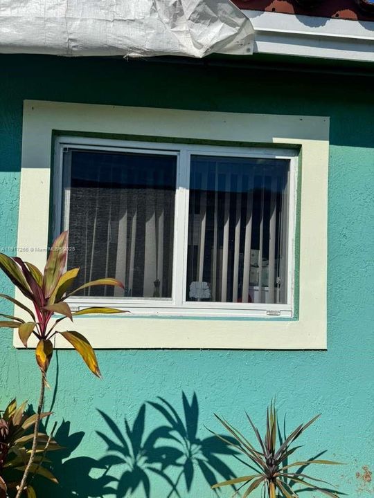 For Sale: $549,000 (3 beds, 2 baths, 1738 Square Feet)