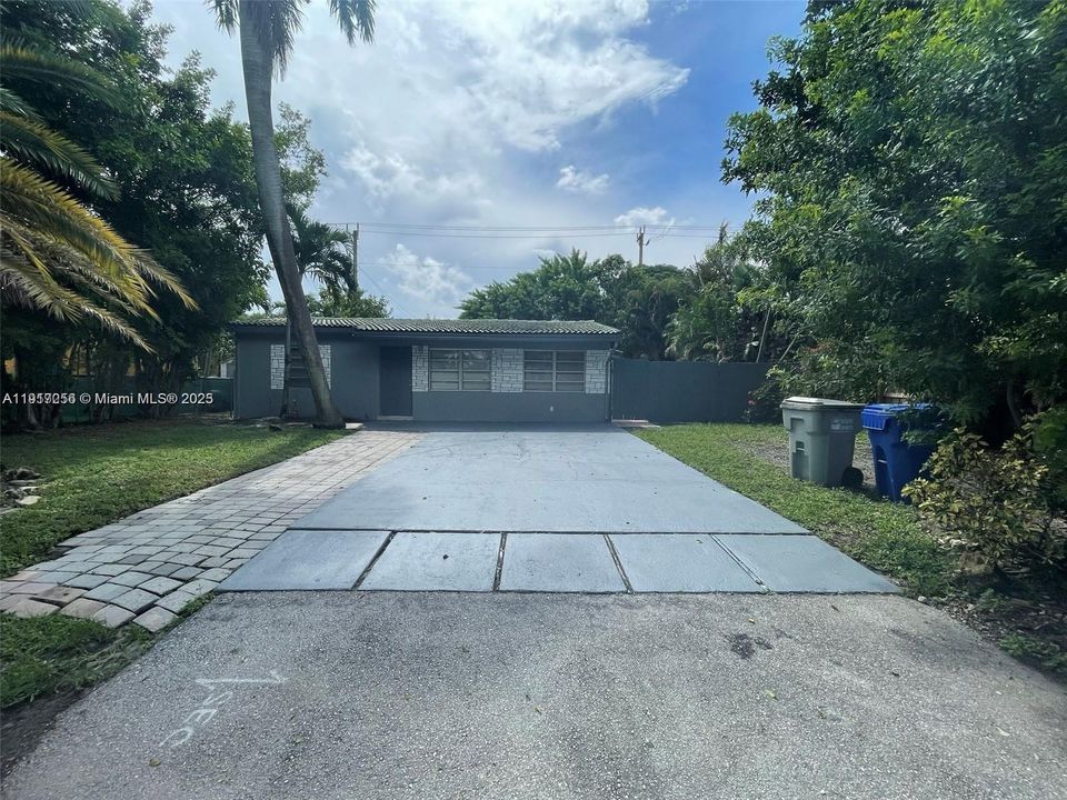 1472 NE 25th Court, Pompano Beach 1215 SF