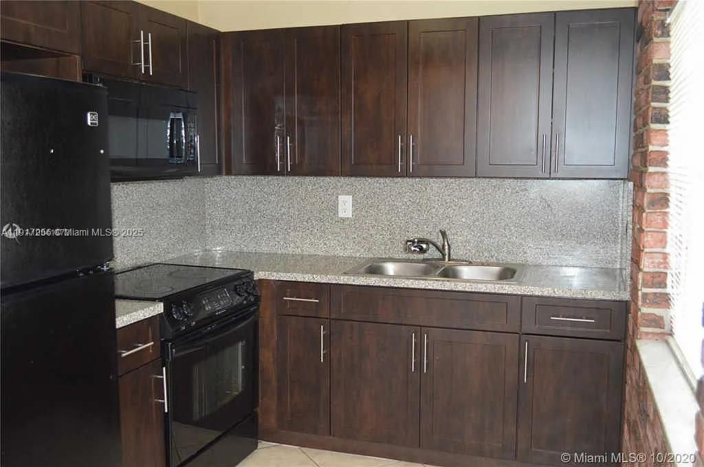 200 N 69th Terrace, Hollywood 1153 SF