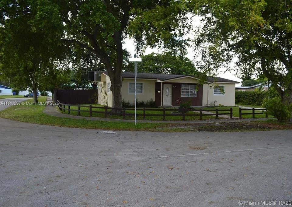 200 N 69th Terrace, Hollywood 1153 SF