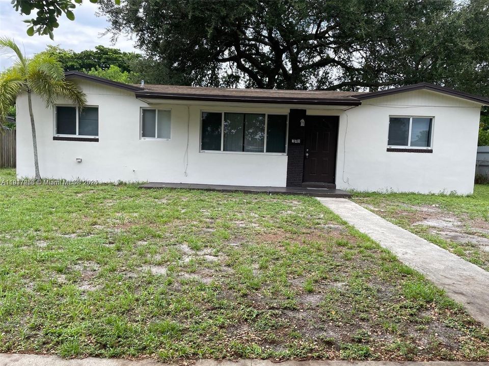 340 N 68th Avenue, Hollywood 1165 SF