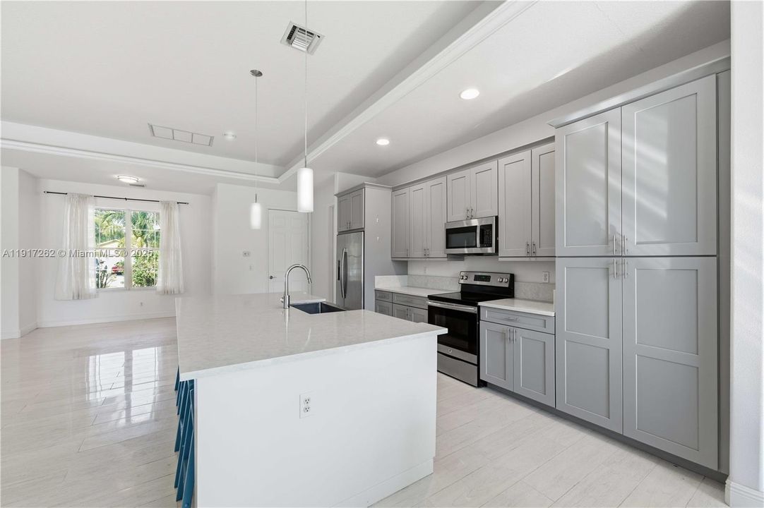 待售: $449,000 (3 贝兹, 2 浴室, 2008 平方英尺)