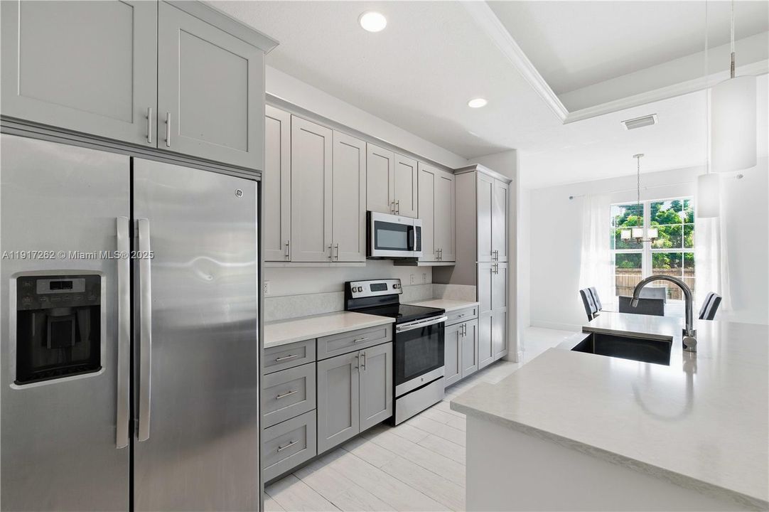 待售: $449,000 (3 贝兹, 2 浴室, 2008 平方英尺)