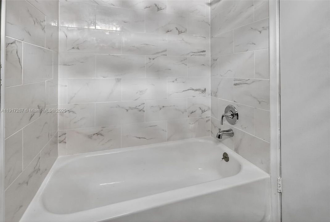 upstairs full bathroom for 2nd and 3rd bedrooms