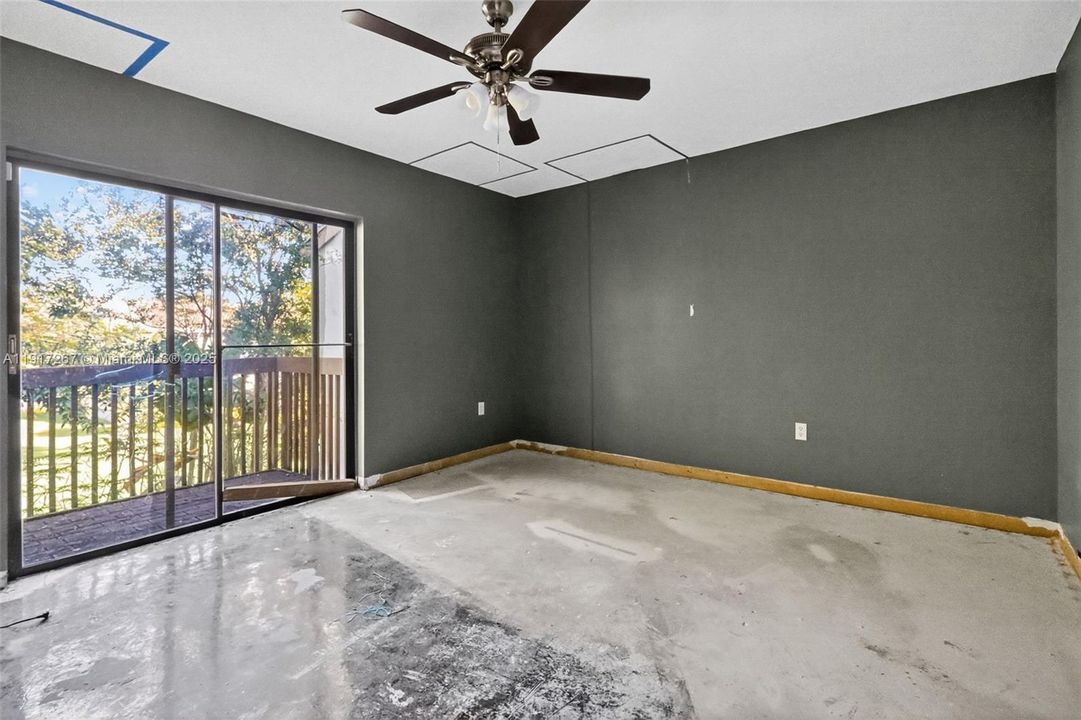 upstairs 2nd bedroom