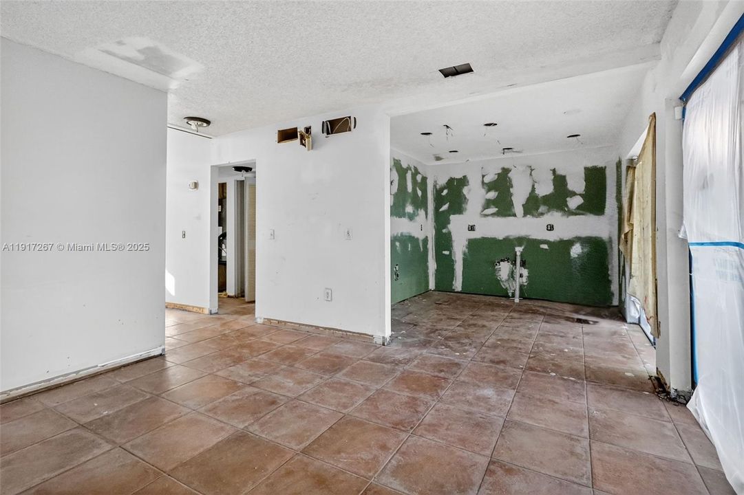 En Venta: $430,000 (3 camas, 2 baños, 1584 Pies cuadrados)