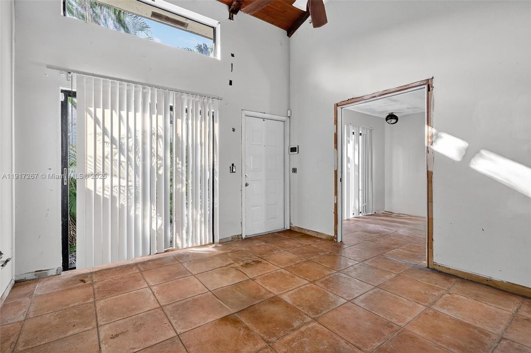 En Venta: $430,000 (3 camas, 2 baños, 1584 Pies cuadrados)