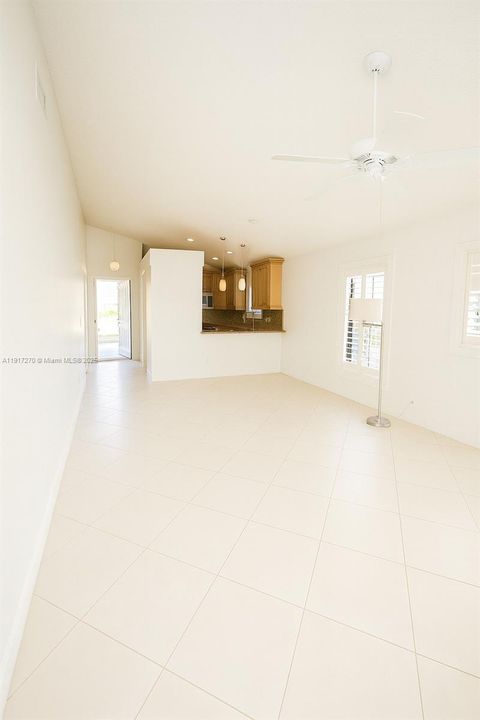 For Rent: $2,800 (2 beds, 2 baths, 1200 Square Feet)