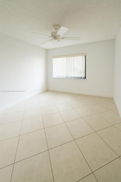 For Rent: $2,800 (2 beds, 2 baths, 1200 Square Feet)