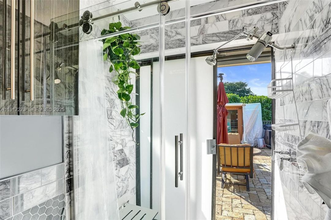 For Sale: $745,000 (3 beds, 2 baths, 1408 Square Feet)