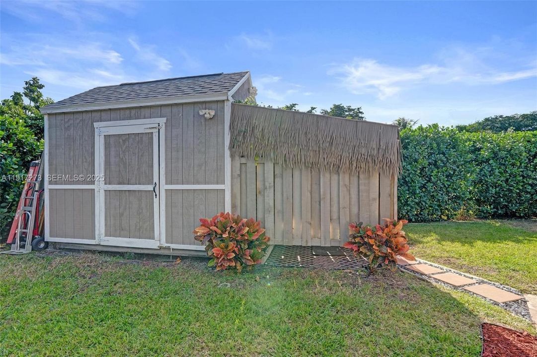 For Sale: $745,000 (3 beds, 2 baths, 1408 Square Feet)