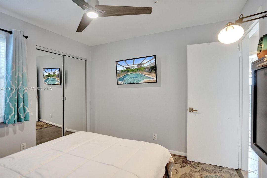 For Sale: $745,000 (3 beds, 2 baths, 1408 Square Feet)