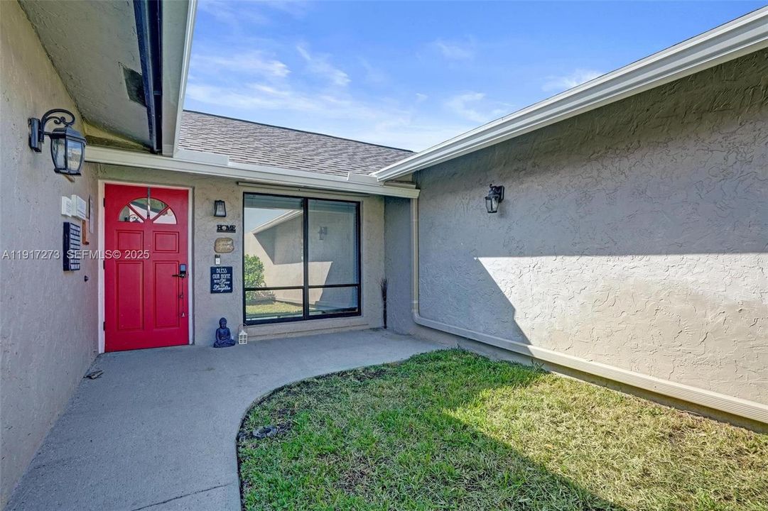 For Sale: $745,000 (3 beds, 2 baths, 1408 Square Feet)