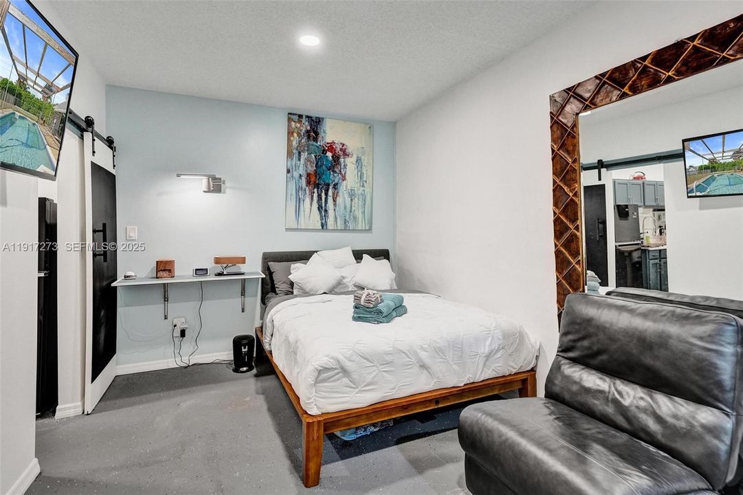 For Sale: $745,000 (3 beds, 2 baths, 1408 Square Feet)