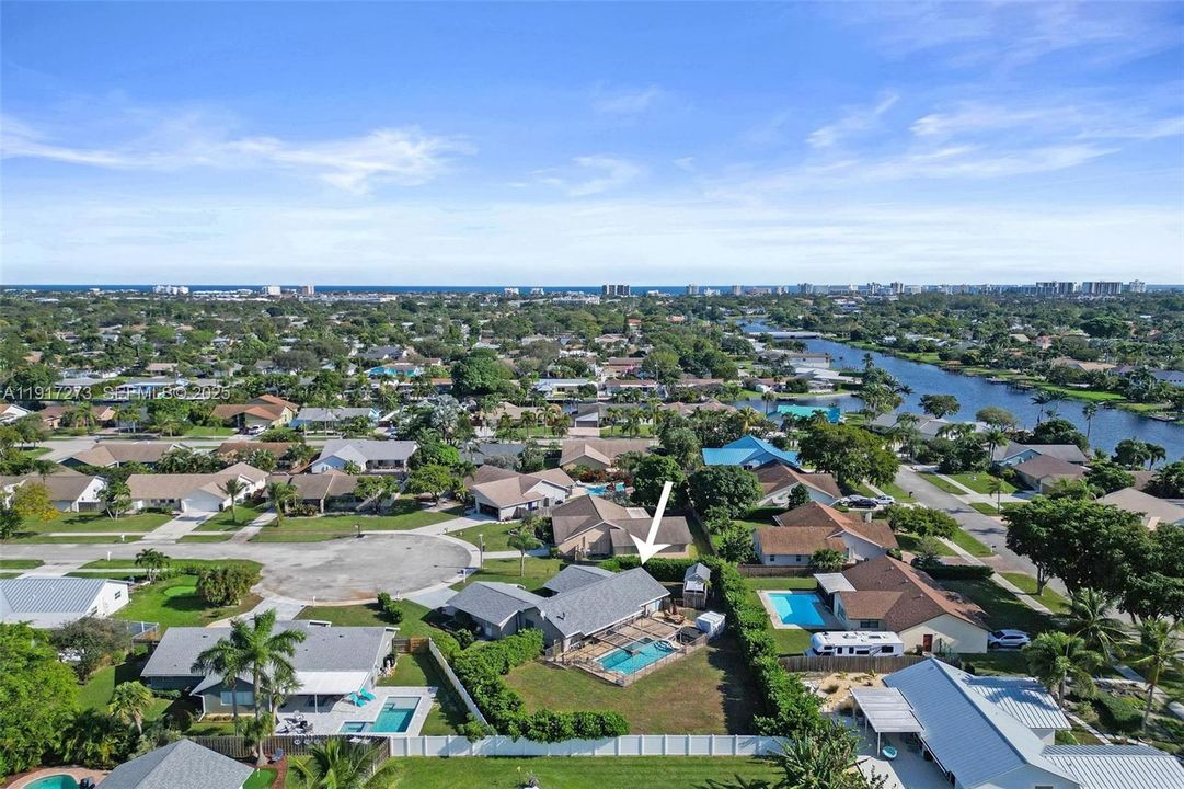 For Sale: $745,000 (3 beds, 2 baths, 1408 Square Feet)