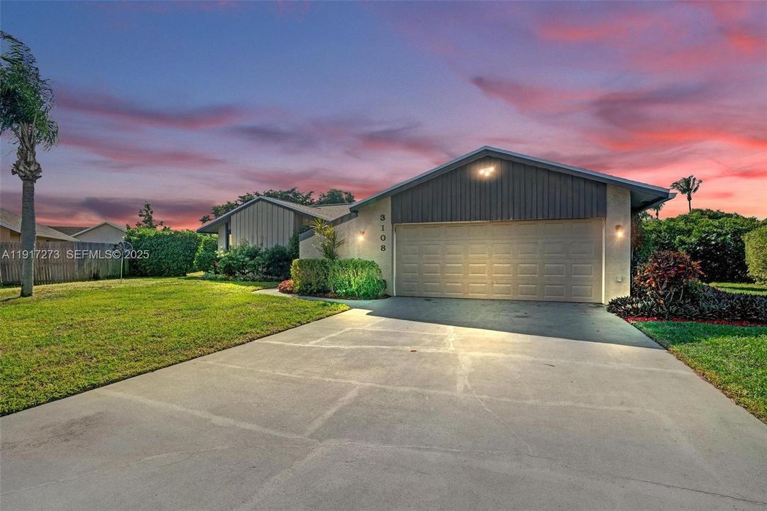 For Sale: $745,000 (3 beds, 2 baths, 1408 Square Feet)