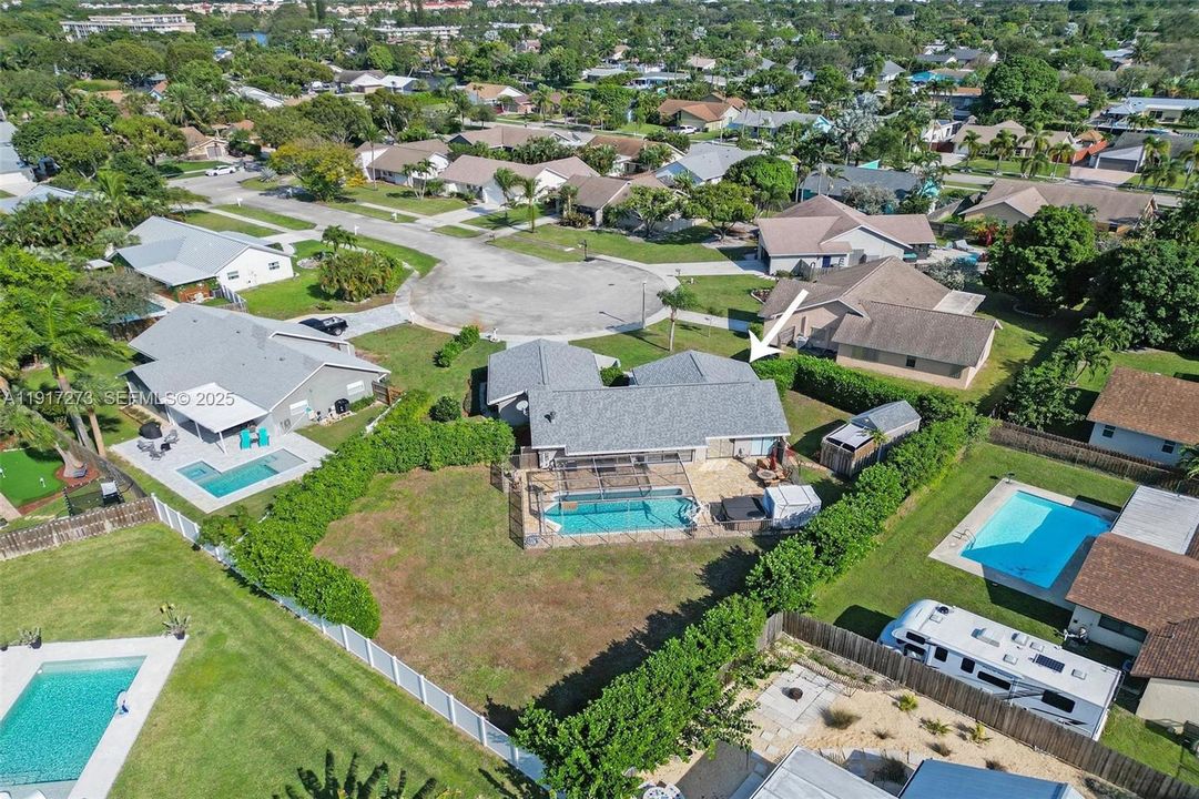 For Sale: $745,000 (3 beds, 2 baths, 1408 Square Feet)