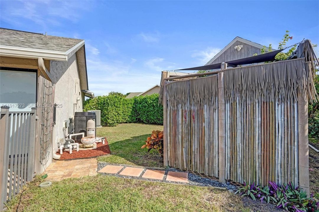 For Sale: $745,000 (3 beds, 2 baths, 1408 Square Feet)