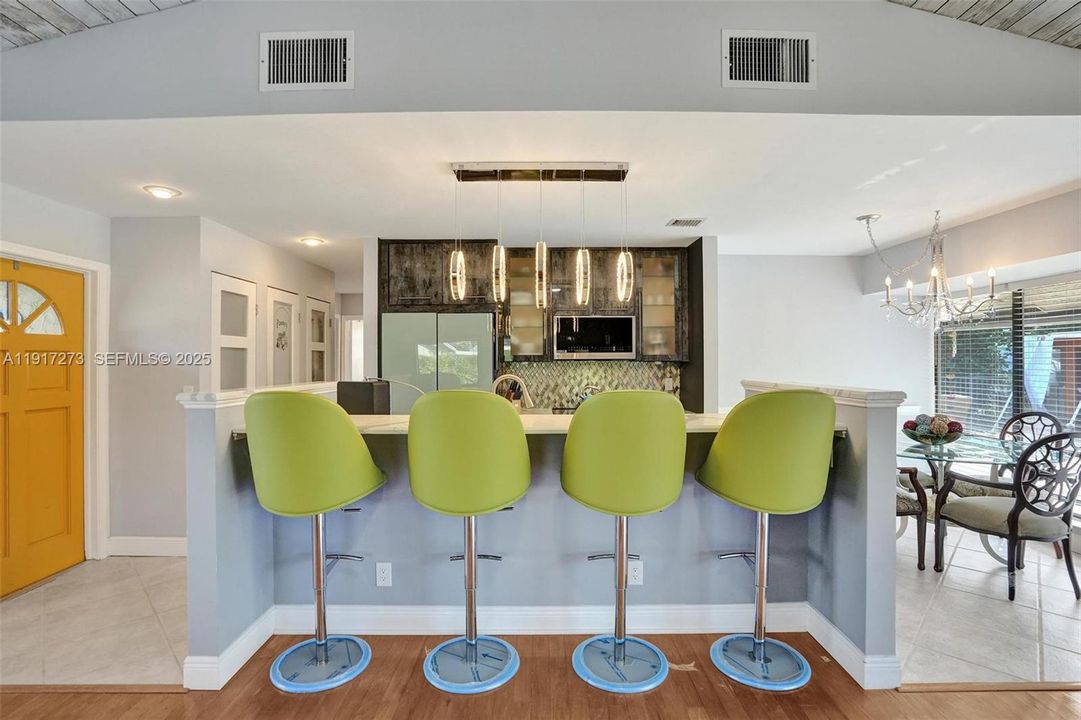 For Sale: $745,000 (3 beds, 2 baths, 1408 Square Feet)