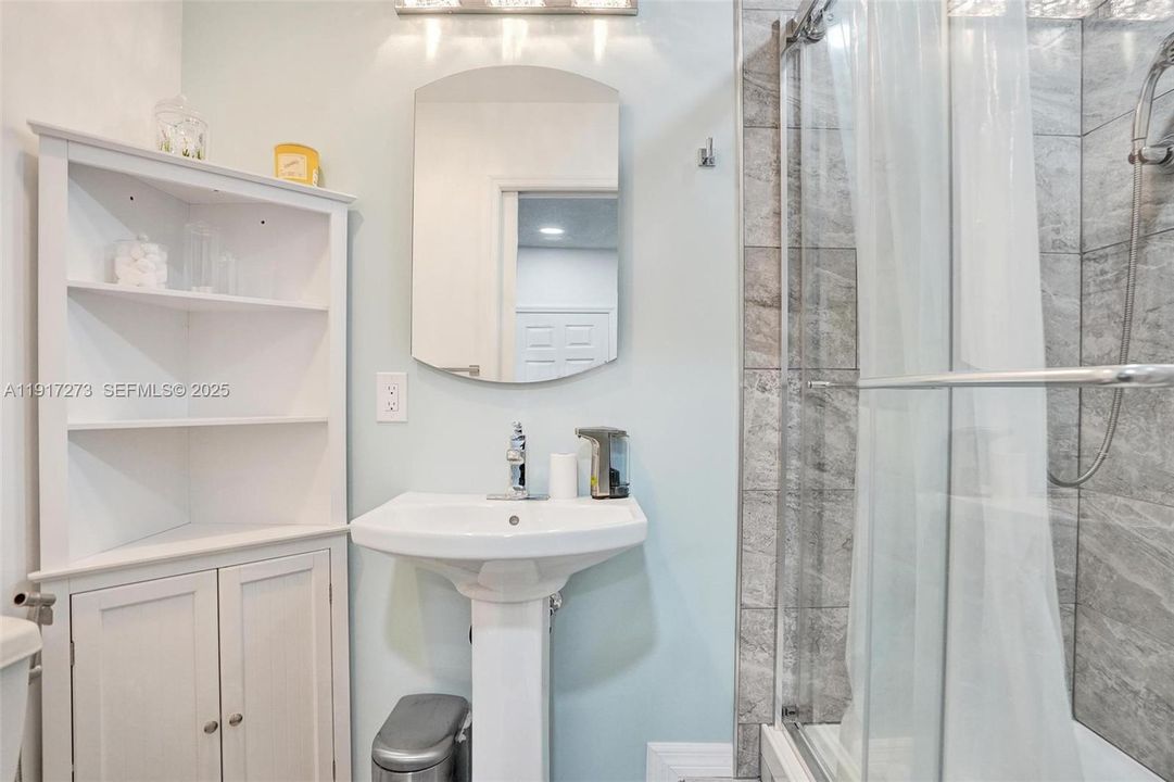 For Sale: $745,000 (3 beds, 2 baths, 1408 Square Feet)