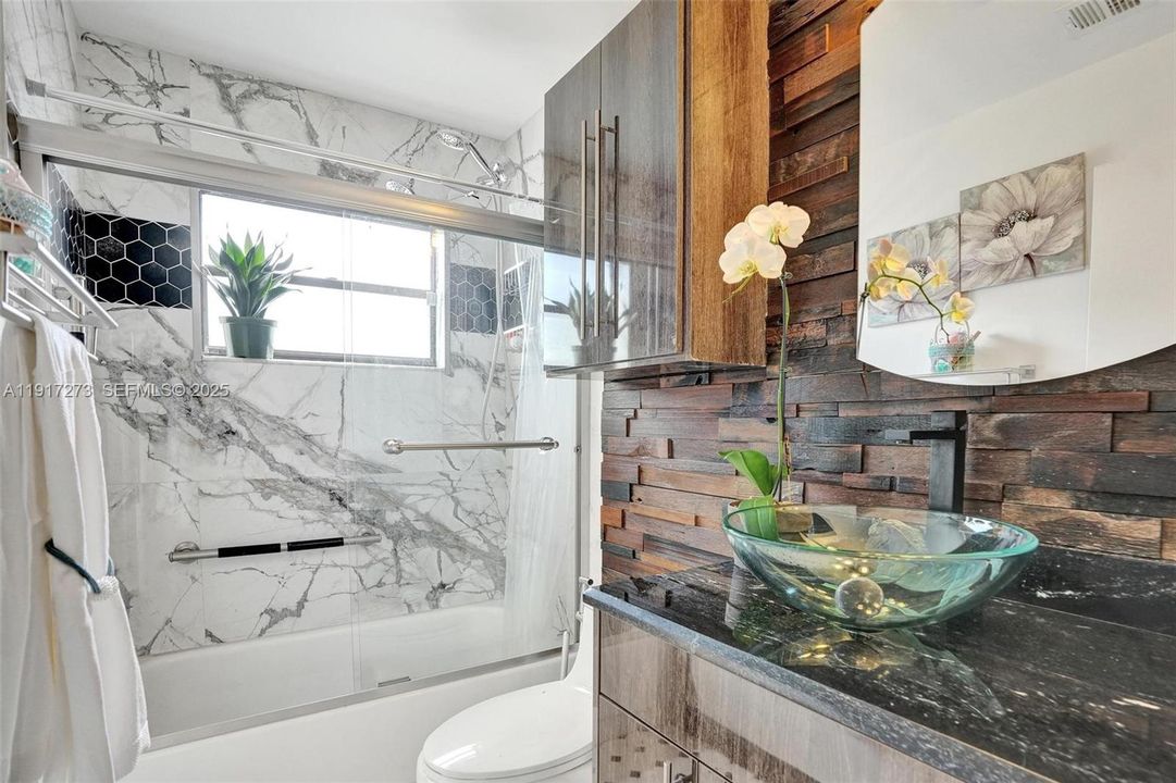 For Sale: $745,000 (3 beds, 2 baths, 1408 Square Feet)