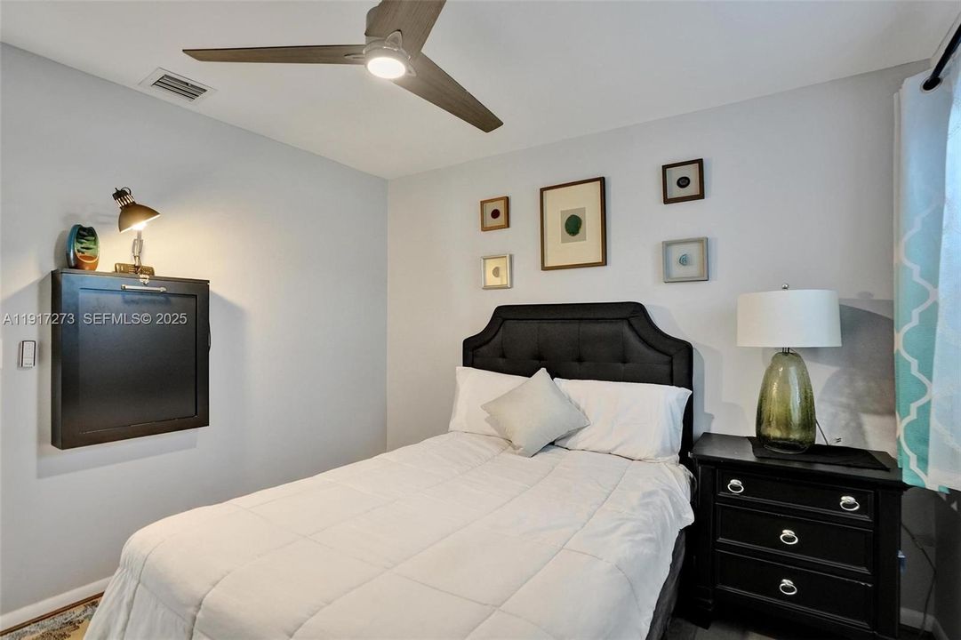 For Sale: $745,000 (3 beds, 2 baths, 1408 Square Feet)