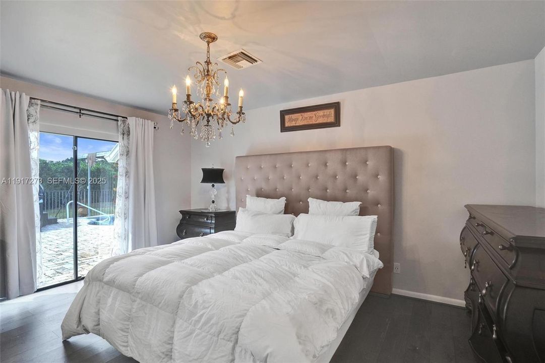 For Sale: $745,000 (3 beds, 2 baths, 1408 Square Feet)