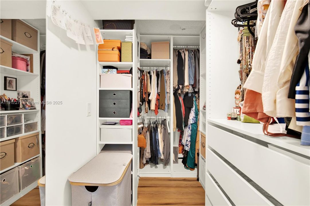 For Sale: $850,000 (2 beds, 2 baths, 1567 Square Feet)