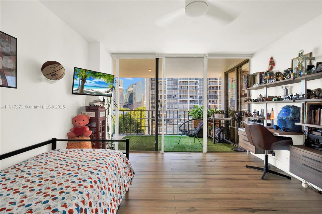 For Sale: $850,000 (2 beds, 2 baths, 1567 Square Feet)