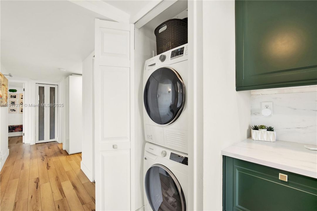 For Sale: $850,000 (2 beds, 2 baths, 1567 Square Feet)