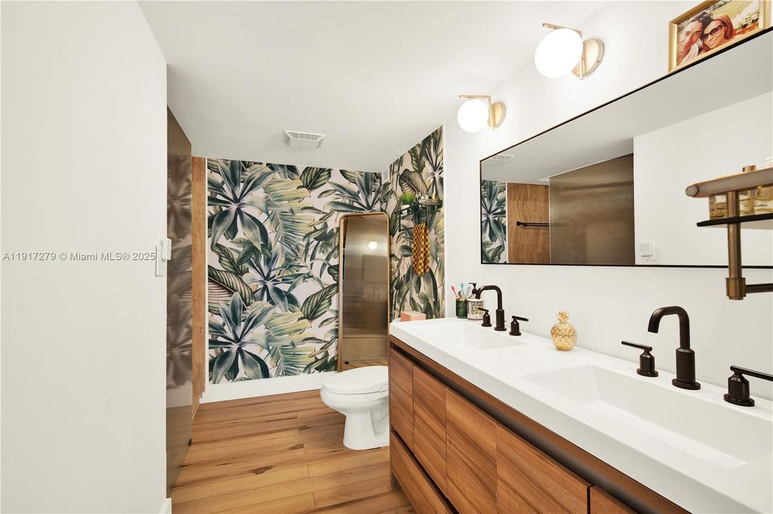 For Sale: $850,000 (2 beds, 2 baths, 1567 Square Feet)