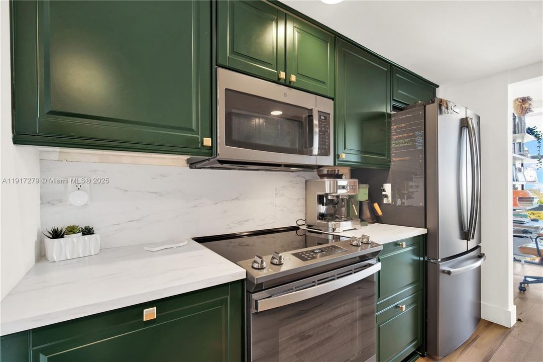 For Sale: $850,000 (2 beds, 2 baths, 1567 Square Feet)