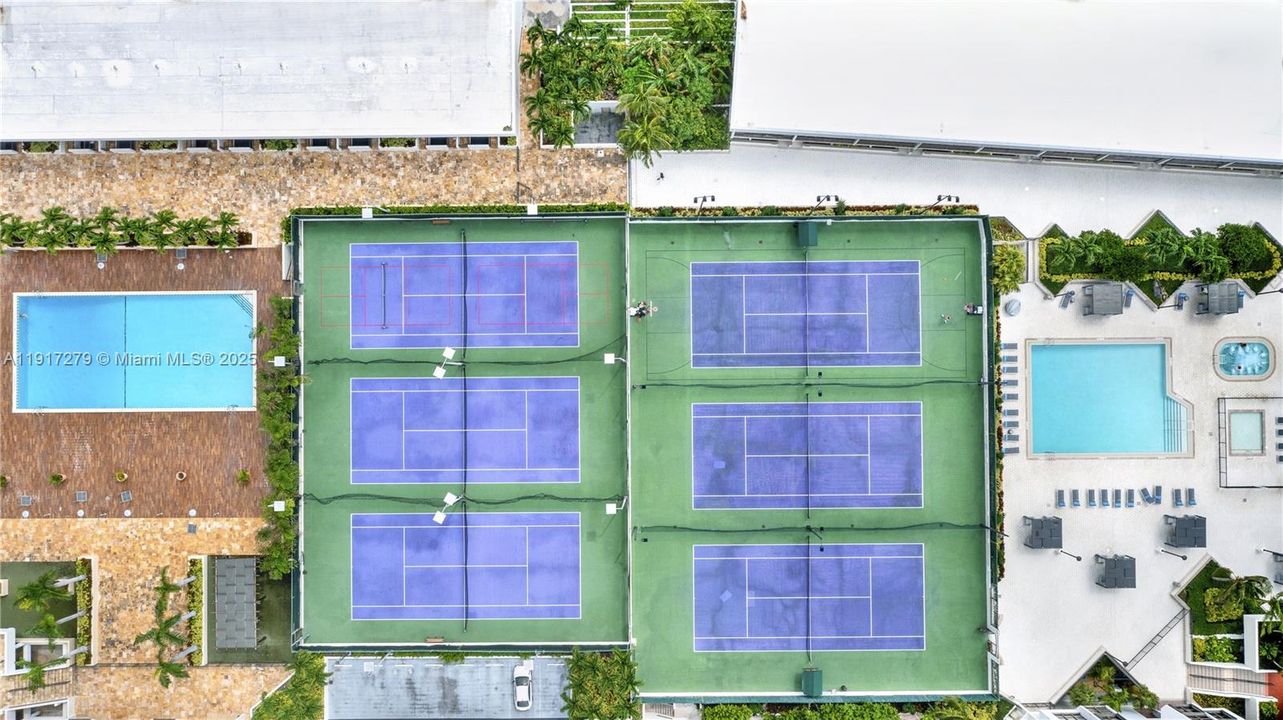 For Sale: $850,000 (2 beds, 2 baths, 1567 Square Feet)