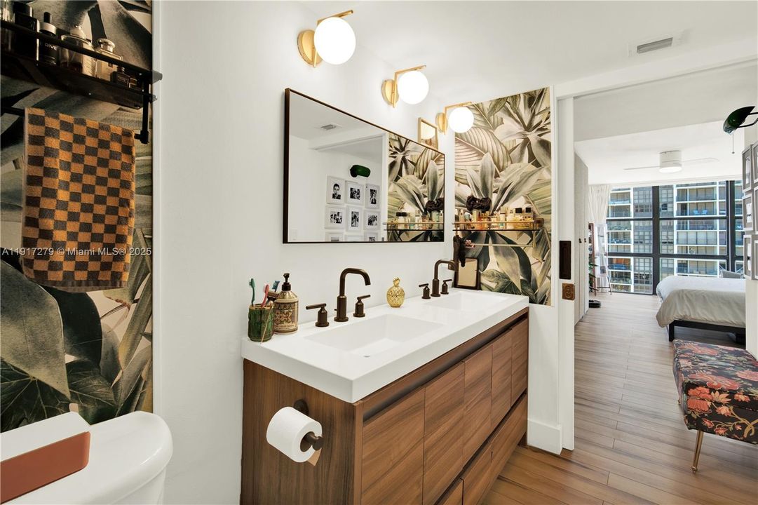 For Sale: $850,000 (2 beds, 2 baths, 1567 Square Feet)