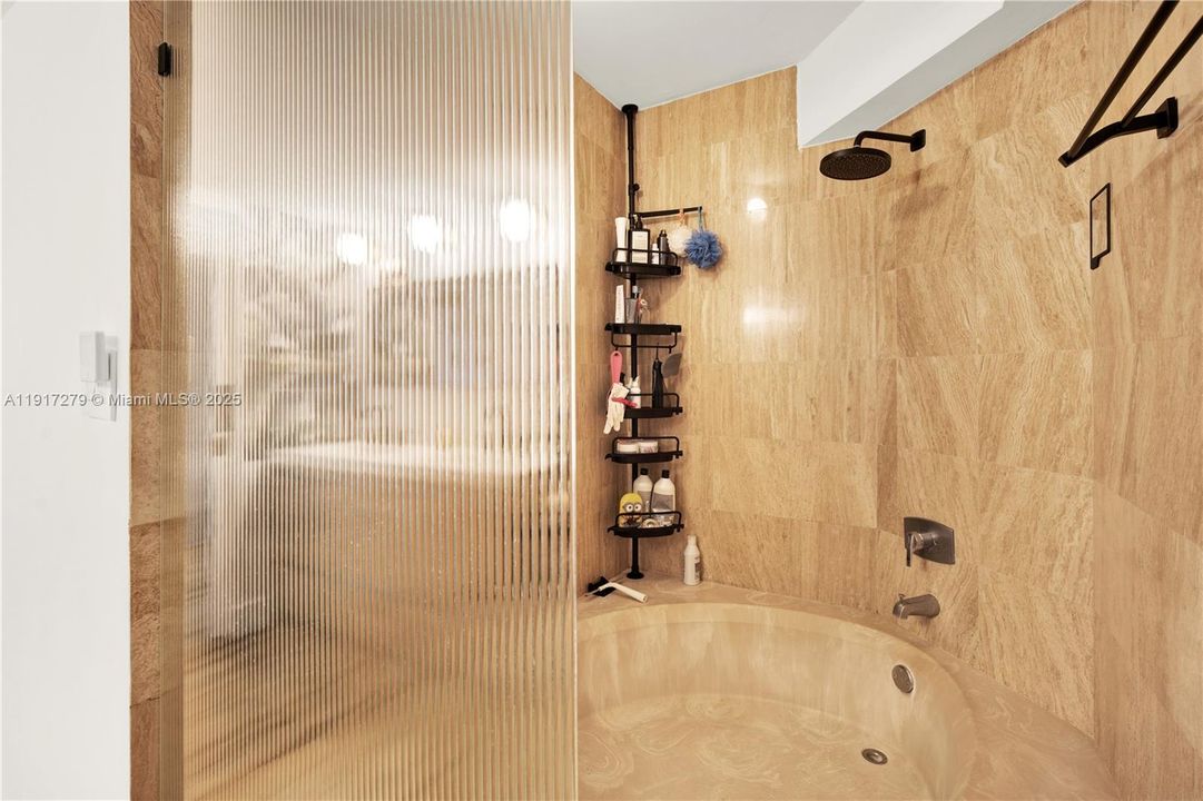 For Sale: $850,000 (2 beds, 2 baths, 1567 Square Feet)