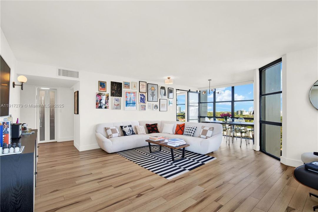 For Sale: $850,000 (2 beds, 2 baths, 1567 Square Feet)