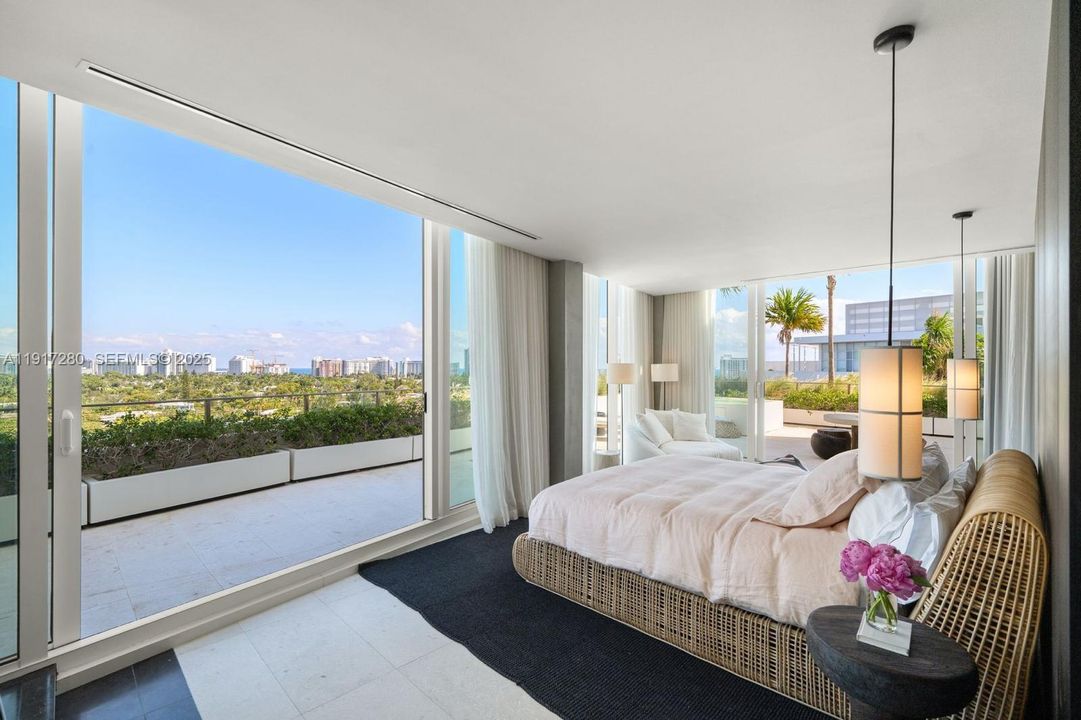 В аренду: $85,000 (2 спален, 2 ванн, 4230 Квадратных фут)