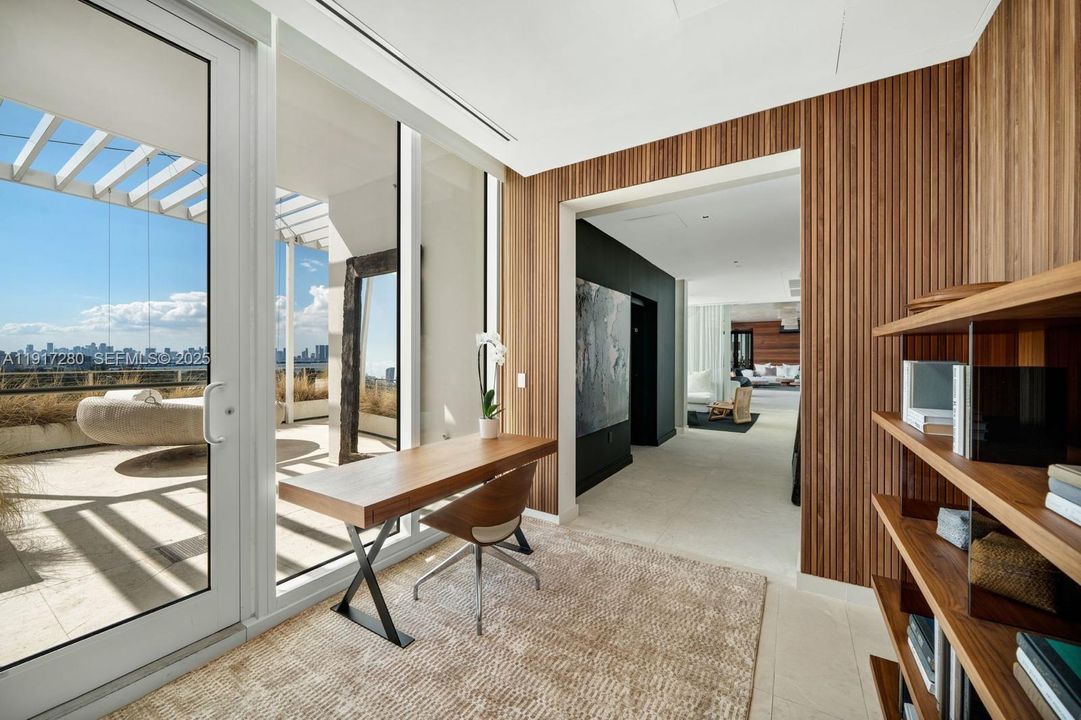 В аренду: $85,000 (2 спален, 2 ванн, 4230 Квадратных фут)