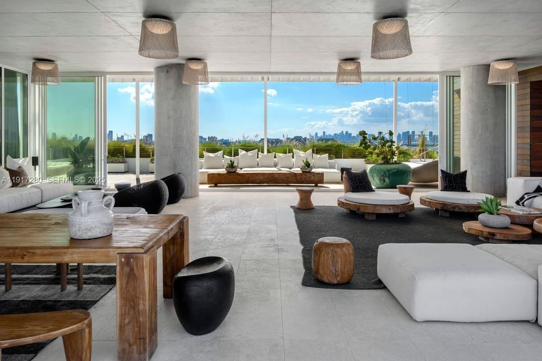 В аренду: $85,000 (2 спален, 2 ванн, 4230 Квадратных фут)