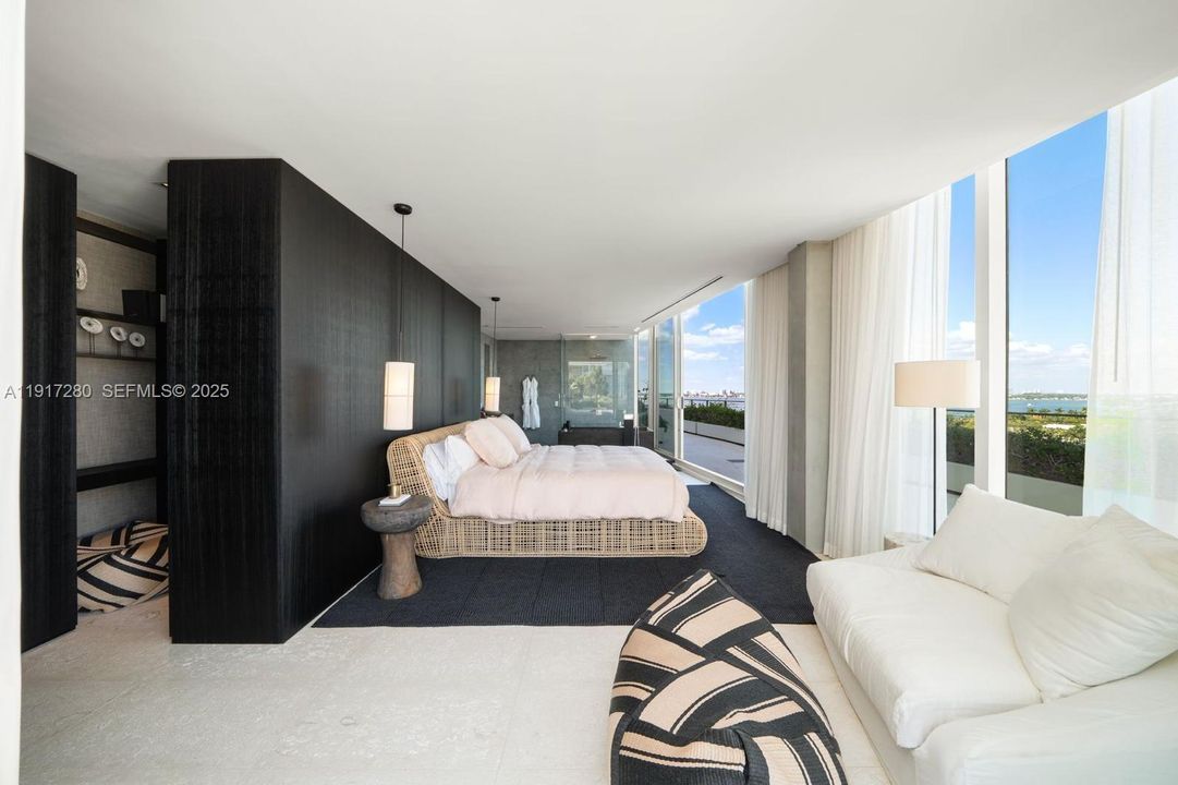 В аренду: $85,000 (2 спален, 2 ванн, 4230 Квадратных фут)