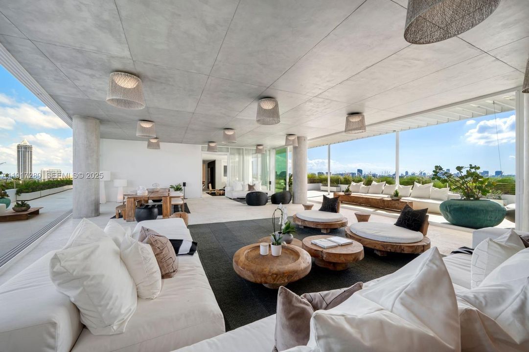 В аренду: $85,000 (2 спален, 2 ванн, 4230 Квадратных фут)